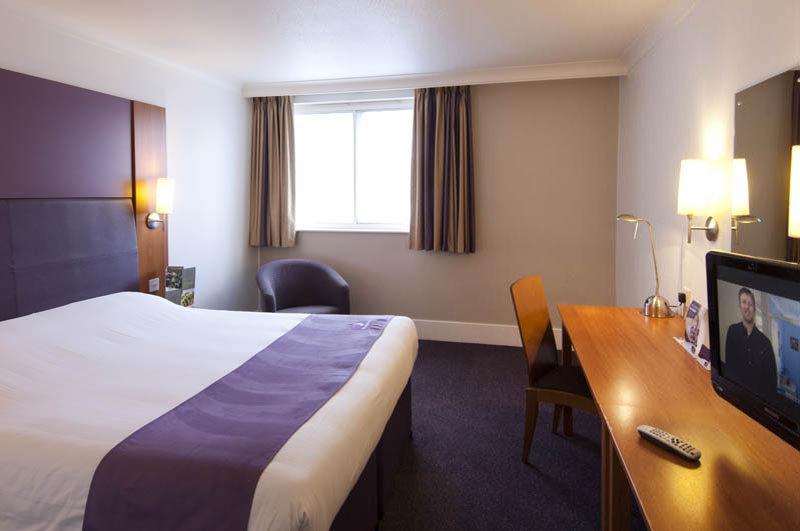 Premier Inn Crewe Нантвич Экстерьер фото