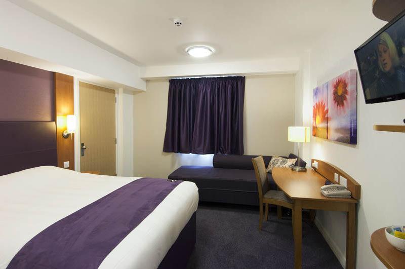 Premier Inn Crewe Нантвич Экстерьер фото